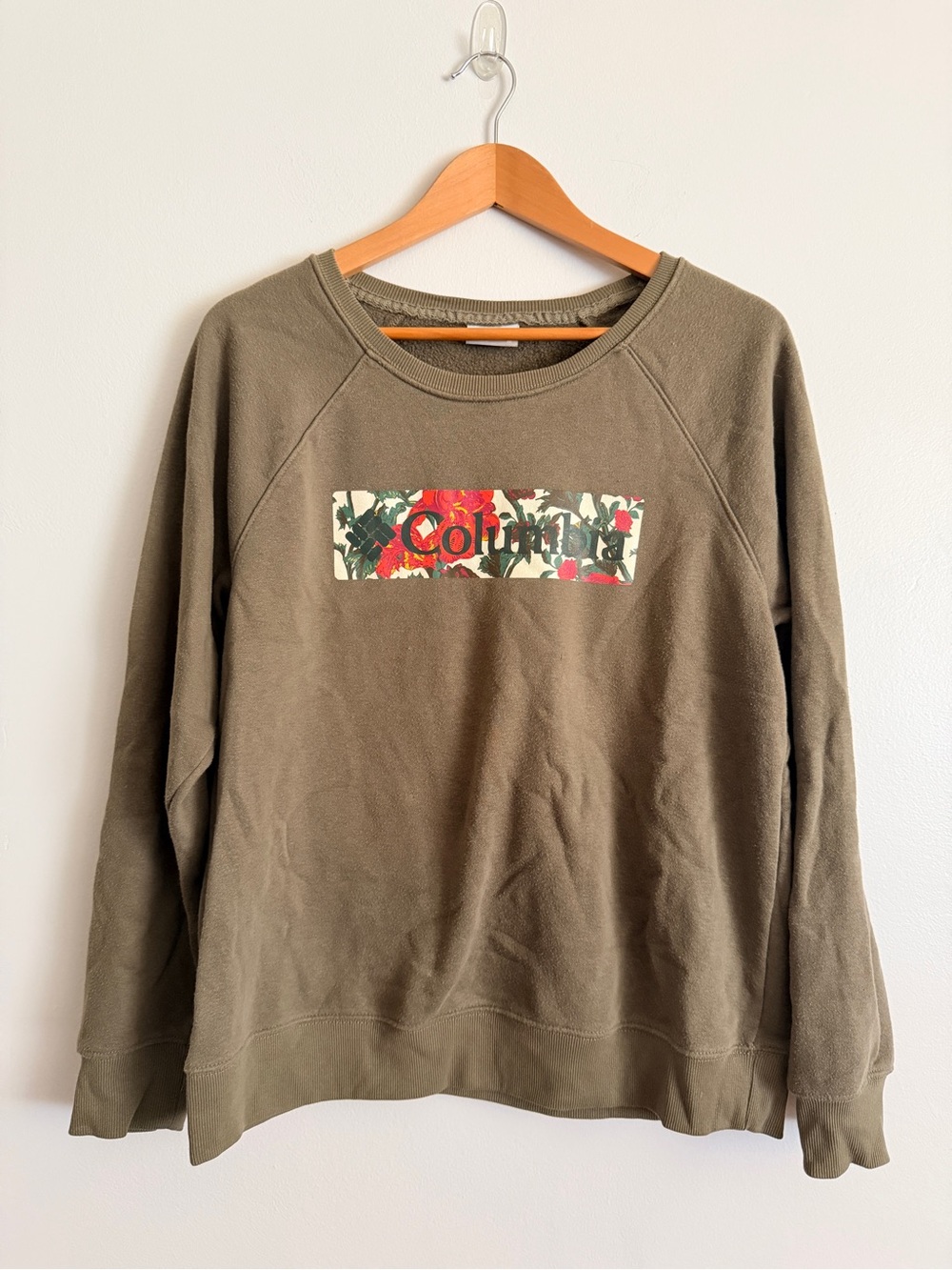 Columbia Women's Olive Green Crewneck Sweatshirt